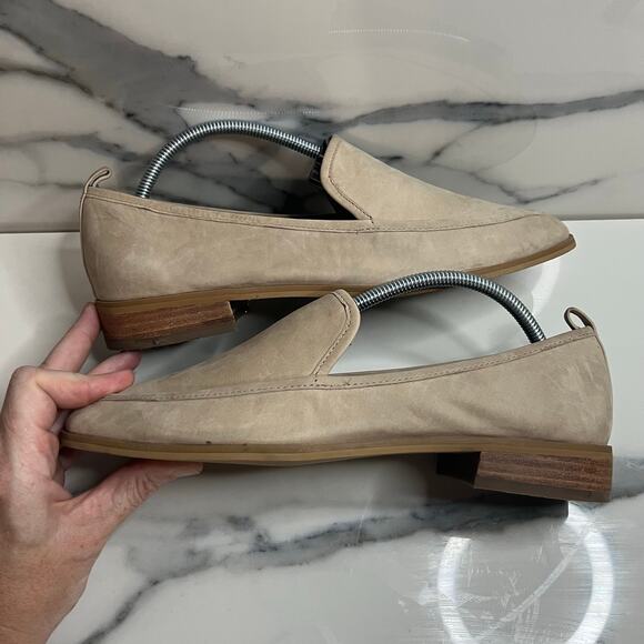Susina Women's Beige Suede Neutral Classic Workwear Almond Toe Loafers Sz 8 - Picture 6 of 7